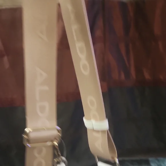 Aldo White Floral Shoulder Bag with Gold Chain - Picture 6 of 9